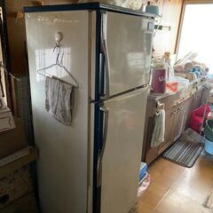 家の中のレトロ冷蔵庫、レトロテレビなど全部無料でお譲りします！早い者順（6月6日限定）の画像