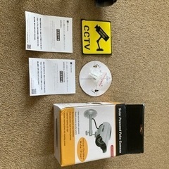 お値下げ中　ダミーカメラ　未使用品　開封済み　シルバー　ソラー発電の画像
