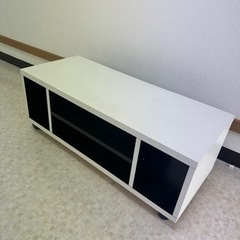 ローラー付きテレビ台