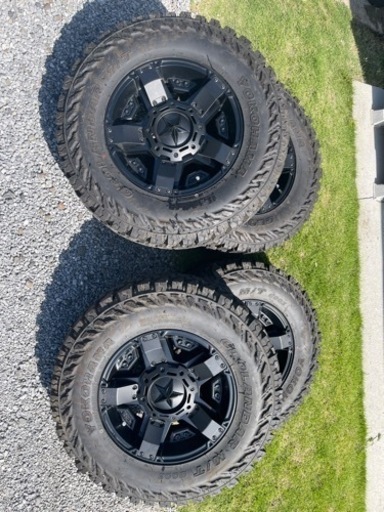 275/70r 17 タイヤホイールセット　ハイラックス、プラド