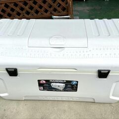 クーラーボックス中古品（大型）コストコ取り扱い品ホワイト