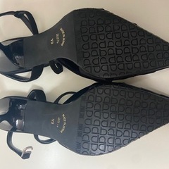 プールサイド　パンプス　靴　　ヒールの画像