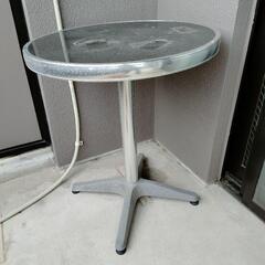 屋外用テーブル、椅子