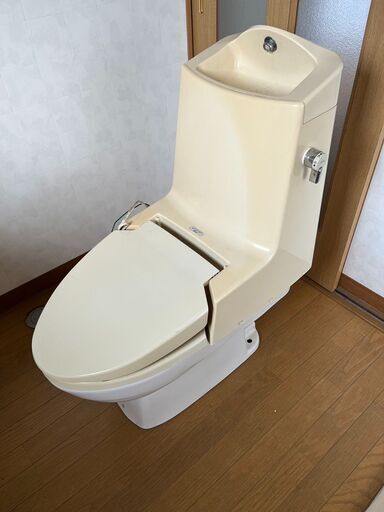 お譲り先決まりました。TOTO リモコンウォッシュレット　一体型便器　C970B