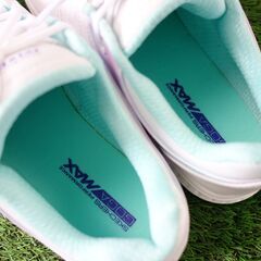 【おみせっち】【各サイズ】訳あり新品 SKECHERS GOLF 撥水加工 スパイクレスゴルフシューズ ホワイト×マルチ 5GEN GOGAMAX スケッチャーズ 定価9,900円の画像
