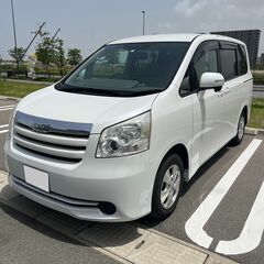 【検R6/10迄】トヨタ・ノア 70系！8人乗り！TV！ナビ！Bカメラ！プッシュスタート！の画像