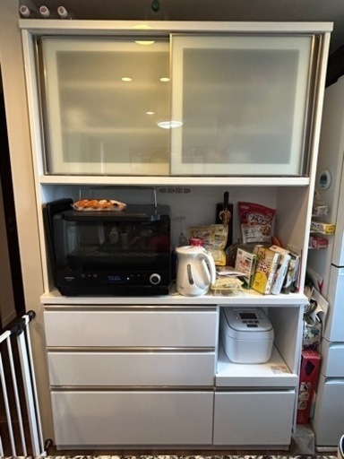 ラグジュアリーな食器棚 ★楽天市場で74,999円の品 ★更なる値引き相談可