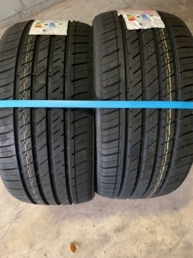 新品夏タイヤ　225/35 20 4本33000円　2本のみや他サイズも可