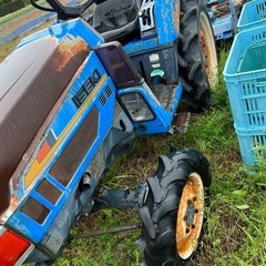 ISEKI イセキランドホープ TUF 197 4WD トラクターの画像