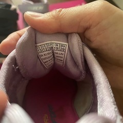 瞬足2足&スケッチャーズ19cmの画像