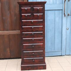 北海道旭川の民芸家具メーカー神居民芸の整理箱です。樺無垢材を贅沢に