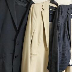 スーツ　ジャケット3点とパンツ1点の画像