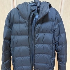 ユニクロ　シームレスダウン　メンズブラックMサイズの画像