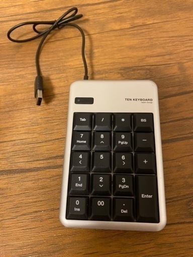 エレコム テンキー 有線 メンブレン Mサイズ USBポート付 1000万回高耐久 シルバー TK-TCM012SV