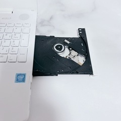 B-22 TOSHIBA【SSD搭載♡第7世代cpu】ホワイトノートPCの画像