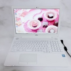 B-22 TOSHIBA【SSD搭載♡第7世代cpu】ホワイトノートPCの画像