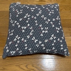 IKEA 羽毛座布団/クッション　約36センチメートル四方