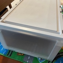 Fits 衣装ケース　3つ（うち1つはすこし傷あり）の画像