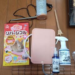 小動物用ケージ２個　ハンモック　その他ヒーター、ベッド用素材、餌などオプション多数の画像
