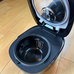 Panasonic SR-KT067 炊飯器の画像
