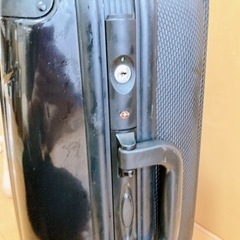 決まりました【Mサイズ】キャリーケース【鍵付き】の画像