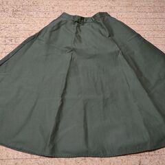 ※大幅値下げ※★　ユニクロ★カーキ色スカートの画像