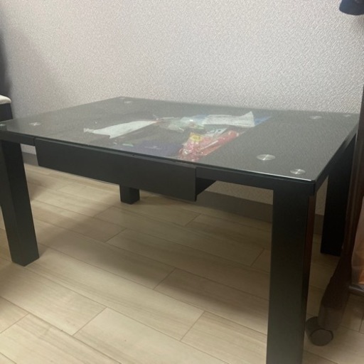ガラステーブル