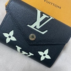ルイヴィトン　二つ折り財布　新品