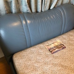 取引終了　セミダブルベッドの画像