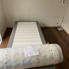IKEA  マットレス付き　ダブルベッド　ご自身取るまたは送付の画像
