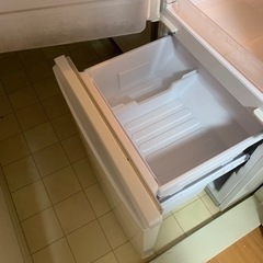 SHARP冷蔵庫の画像
