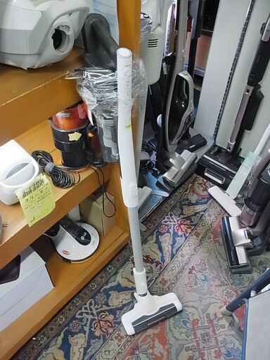 東芝　コードレススティッククリーナー　トルネオ　VC-CL20　ホワイト　サイクロン式　2021年製