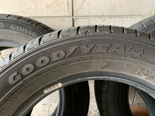 夏タイヤ205/60R16 バリ山4本セット