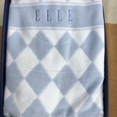 ELLE  淡いブルー＆ホワイト　毛布の画像