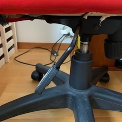 受け渡し決定　デスクチェア　赤黒の画像