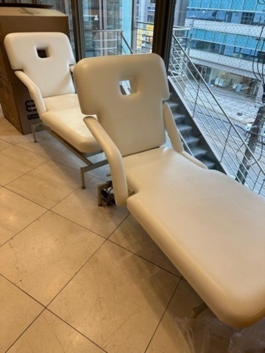 タカラベルモント　電動昇降エステベッド