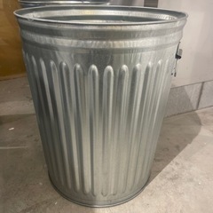 おしゃれビンテージ　ブリキ缶