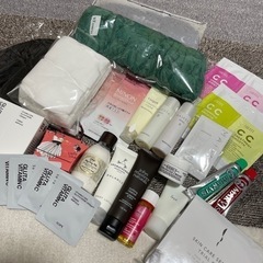 【全部まとめて】デパコス、オーガニックコスメ、エステ専売品※ミニサイズのセットの画像
