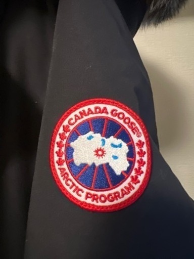 カナダグース正規店で購入のダウンになります