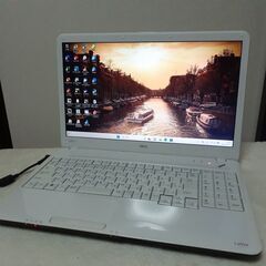 【取引中です】NEC　LaVie　15インチ　ホワイト　i5　S...