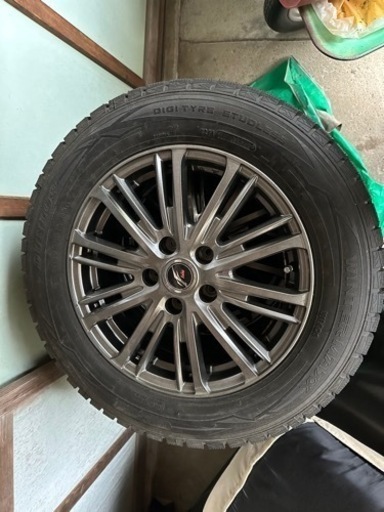 スタッドレスタイヤ　ダンロップ　215/60/16 2019年製 4本セット