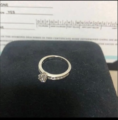 ティファニー　ブリリアントカットダイヤモンドリング 0.3ct　pt