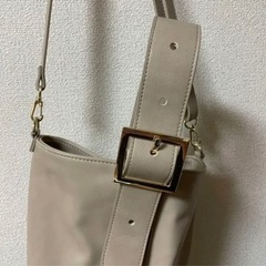 GU  ワンハンドルショルダーバッグ　グレージュの画像