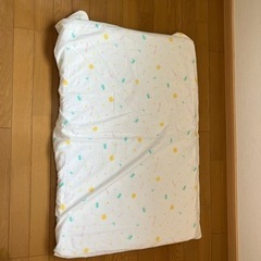 【決まりました】カトージベビーベッド。無料。ベビー布団もあげますの画像