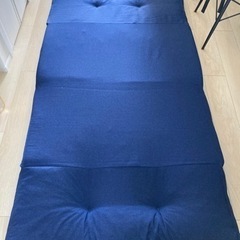 【3000→2000円】2人掛け　座椅子　折りたたみベッドの画像