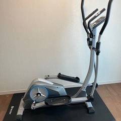 クロストレーナー　フィットネス　ジム　トレーニング