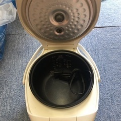 炊飯器の画像