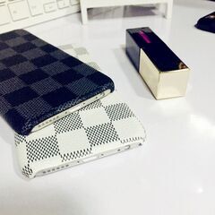 スマホケース iPhoneケース ケース カバー チェック柄 レザー 合皮 格子 シンプル ハードケース 薄型 軽量 ワイヤレス充電 ポリカーボネート Apple アップル アイフォン アイホン 携帯保護カバー ソフト 卓上 落下防止 すり傷防止 指紋防止 耐衝撃 iPhone SE3(2022)/SE2(2020)/8 Plus/7 Plus/8/7の画像