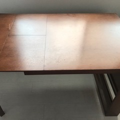ダイニングテーブル(伸縮式）の画像
