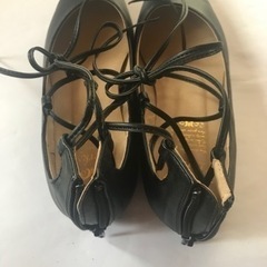 値下げ　紐付き　パンプス　黒　Sサイズの画像